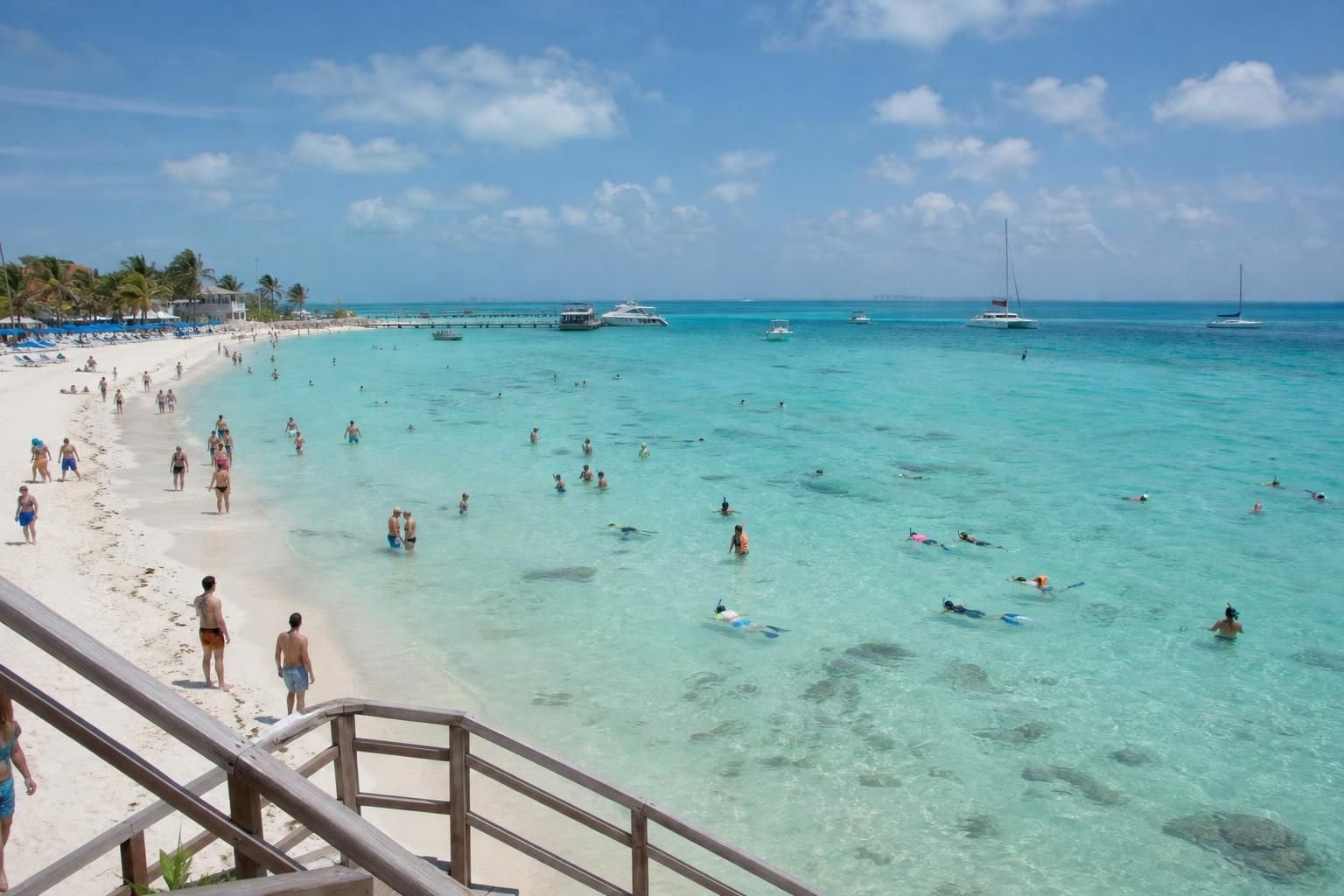 descubra Playa Norte, em Isla Mujeres: dicas práticas, melhores épocas para visitar e atividades imperdíveis para aproveitar ao máximo esse paraíso mexicano.